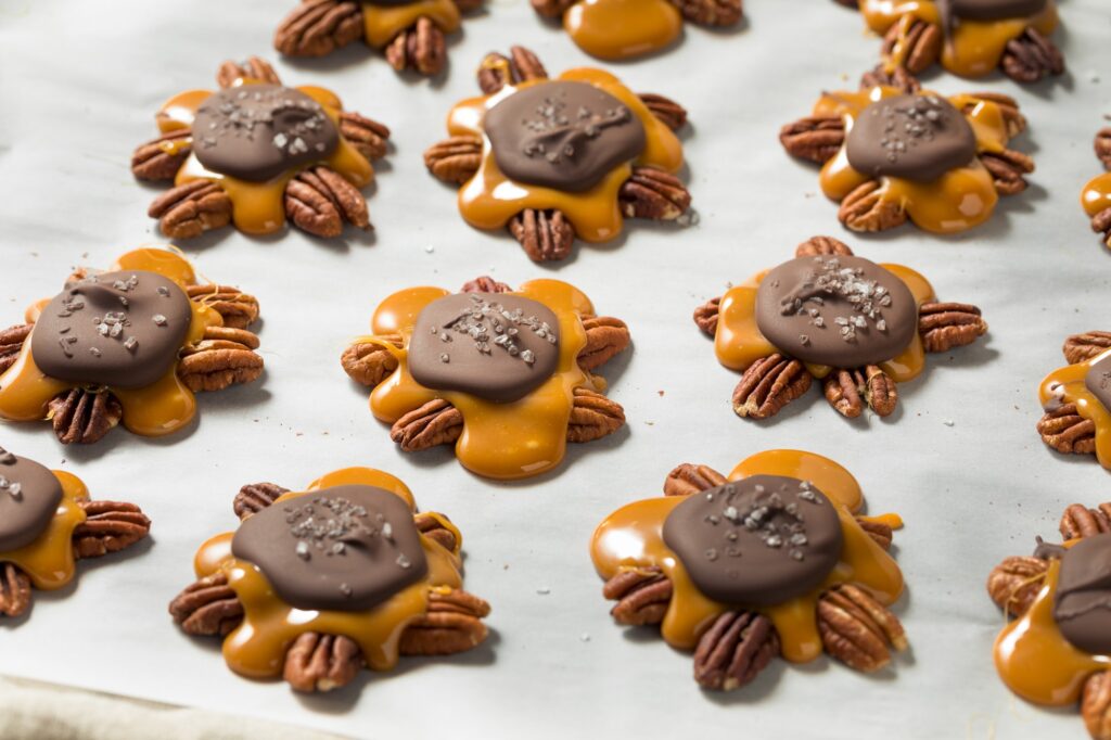 Homemade Sweet Chocolate Caramel Turtles