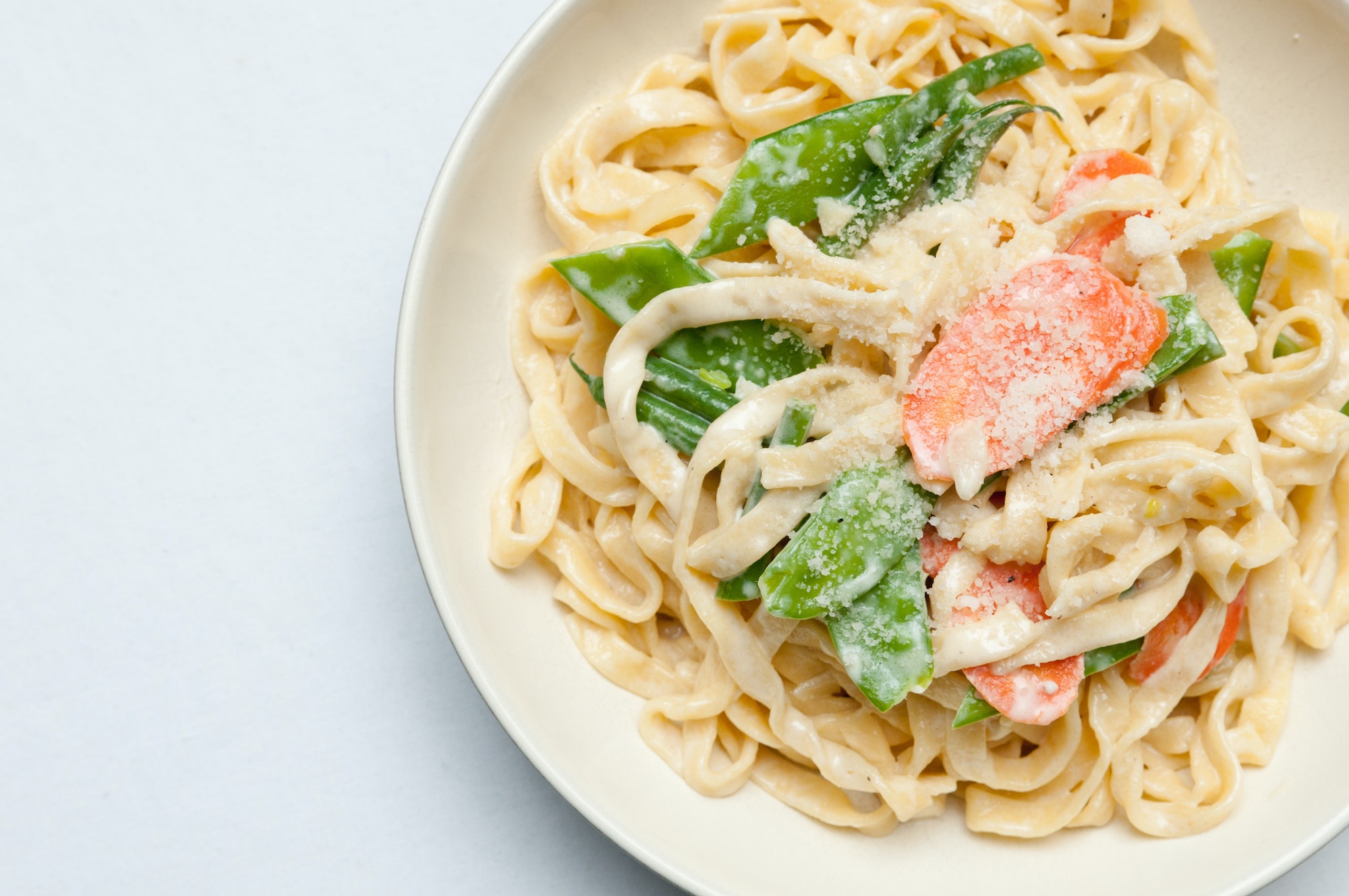 fettuccine alfredo primavera