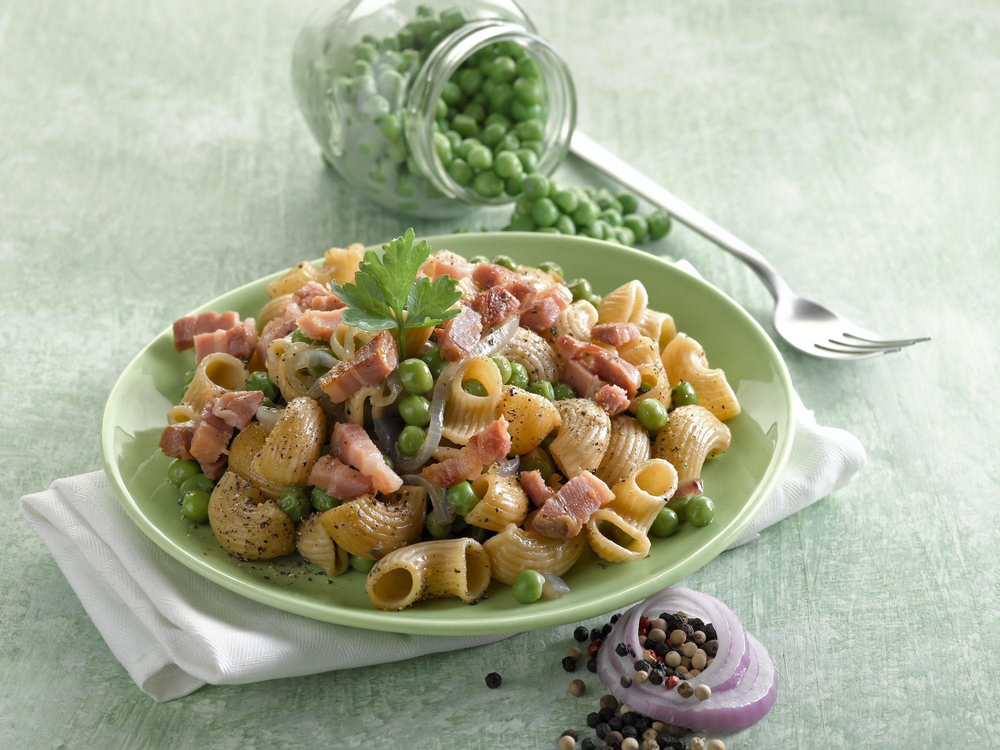 Pasta piselli pancetta orizzontale