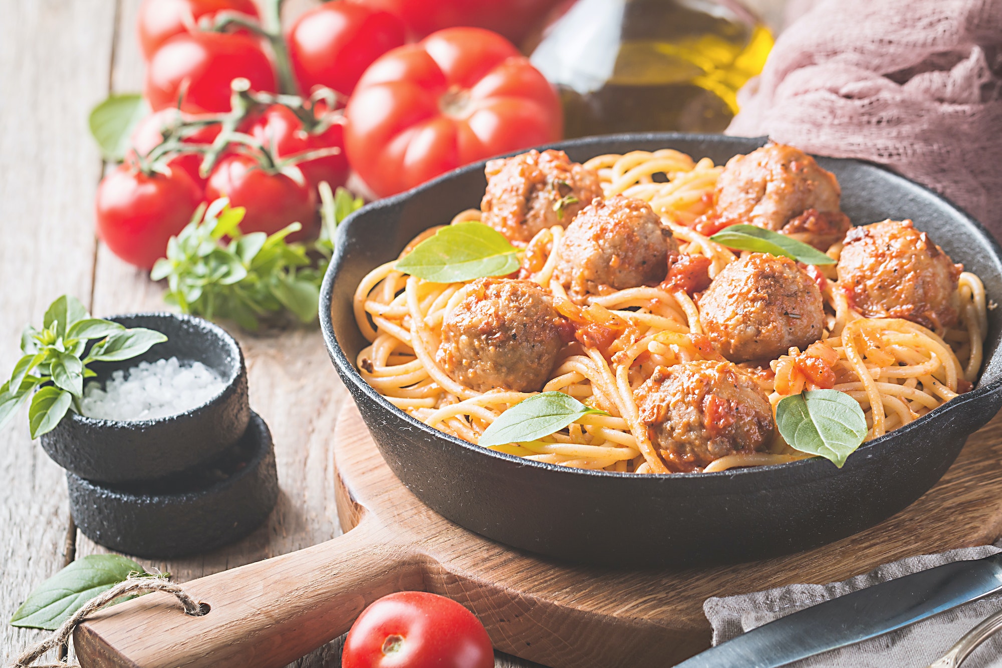 Spaghetti pasta with meatballs